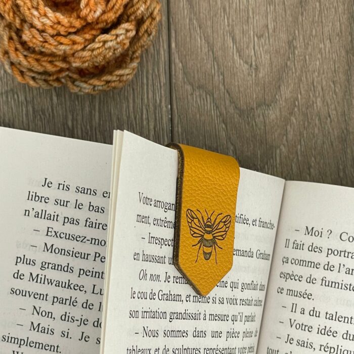 Marque-pages cuir magnétique - Abeille – Image 3