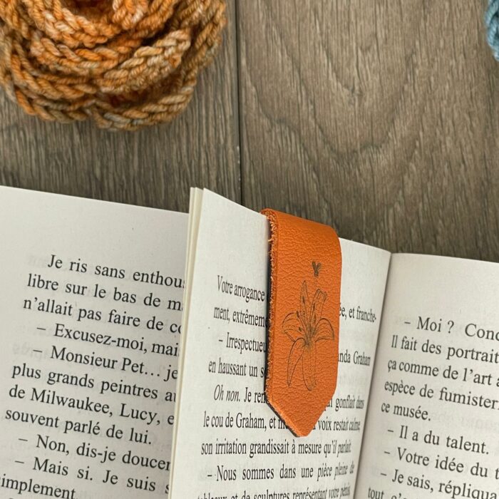 Marque-pages cuir magnétique - Lys – Image 3