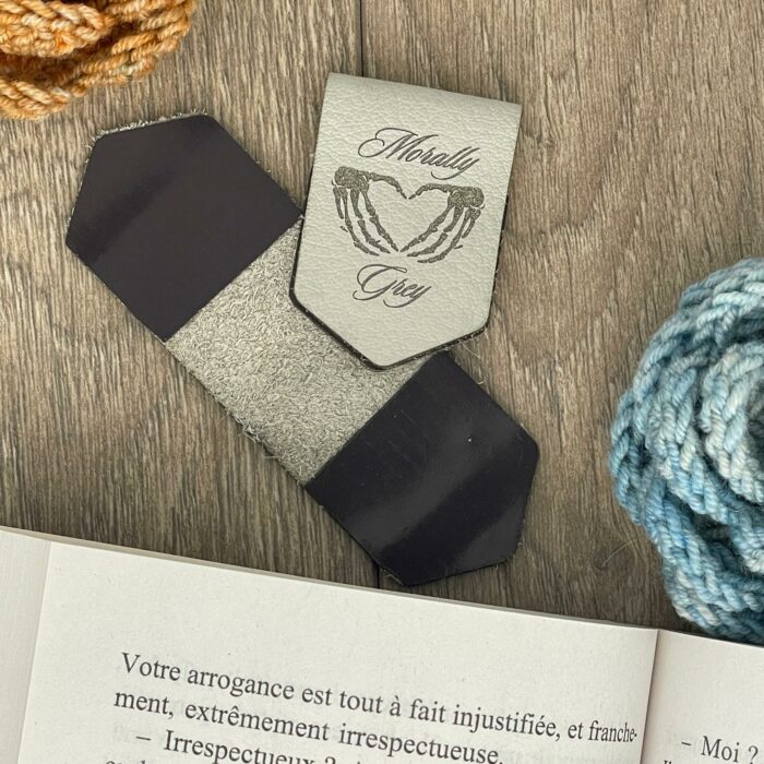 Marque-pages cuir magnétique - Morally grey – Image 2